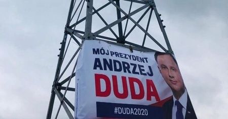 "Andrzej Duda" na Giewoncie. Sprawą baneru zajmie się prokuratura