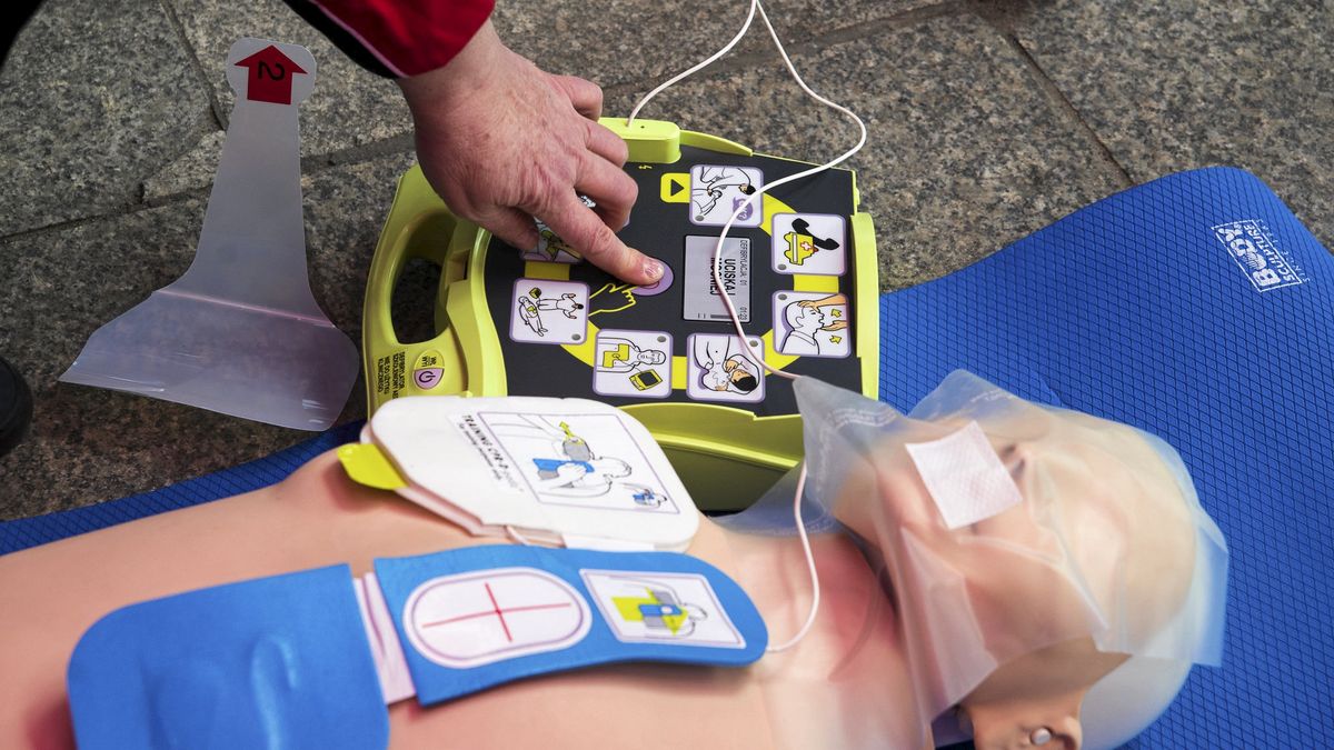 Defibrylator ratuje życie.