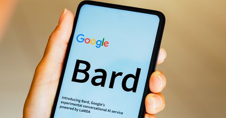 Bard jest jaki jest, ale dwie usługi Google'a mógłby wykosić już teraz