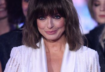 Stanęła w opiętej sukni z koronek. Sokołowska wygląda obłędnie