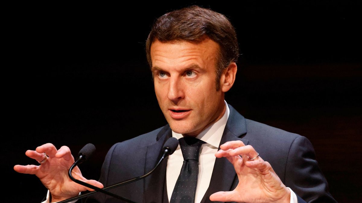 Temporary
France's President Emmanuel Macron speaks during a joint press conference with the Portuguese and Spanish prime ministers and the European Commission president following their meeting to discuss H2Med underwater hydrogen pipeline initiative, on the sidelines of the EU-MED9 Euro-Mediterranean Group Summit on December 9, 2022 in Alicante. - Spain, France and Portugal today unveil details of their ambitious plan for an underwater pipeline to bring green hydrogen from the Iberian Peninsula to the rest of Europe. (Photo by Ludovic MARIN / AFP)
LUDOVIC MARIN