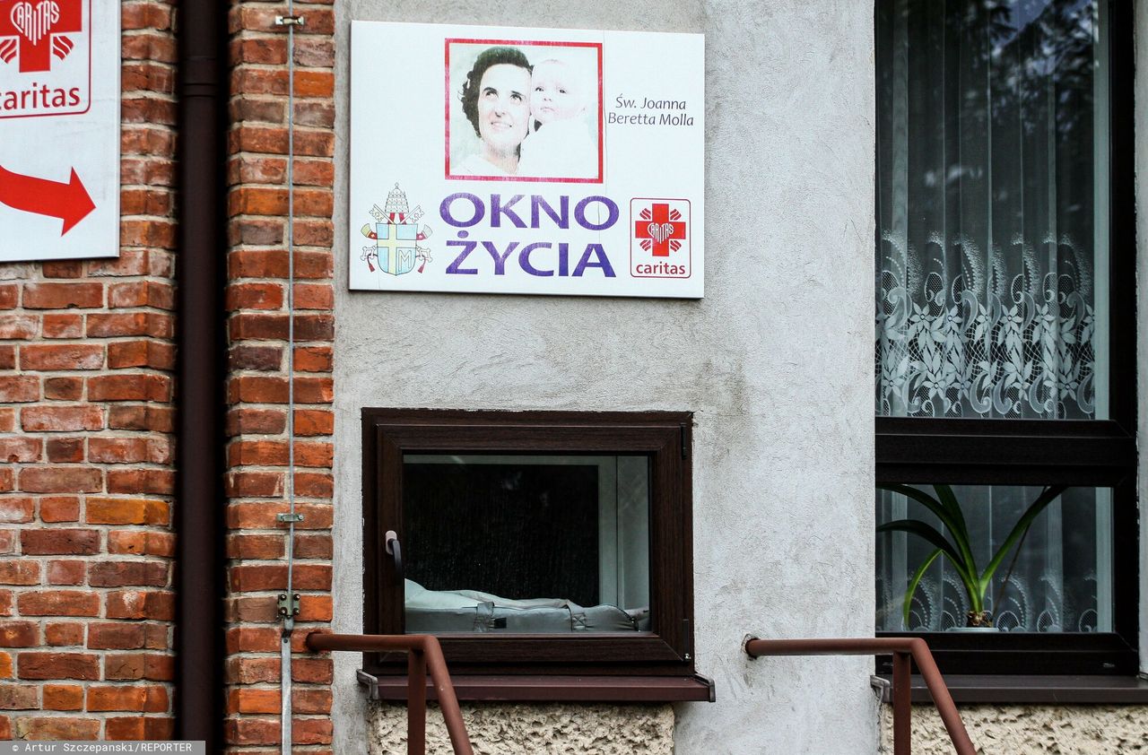 Zakonnice z Łodzi usłyszały alarm. W oknie życia ktoś czekał