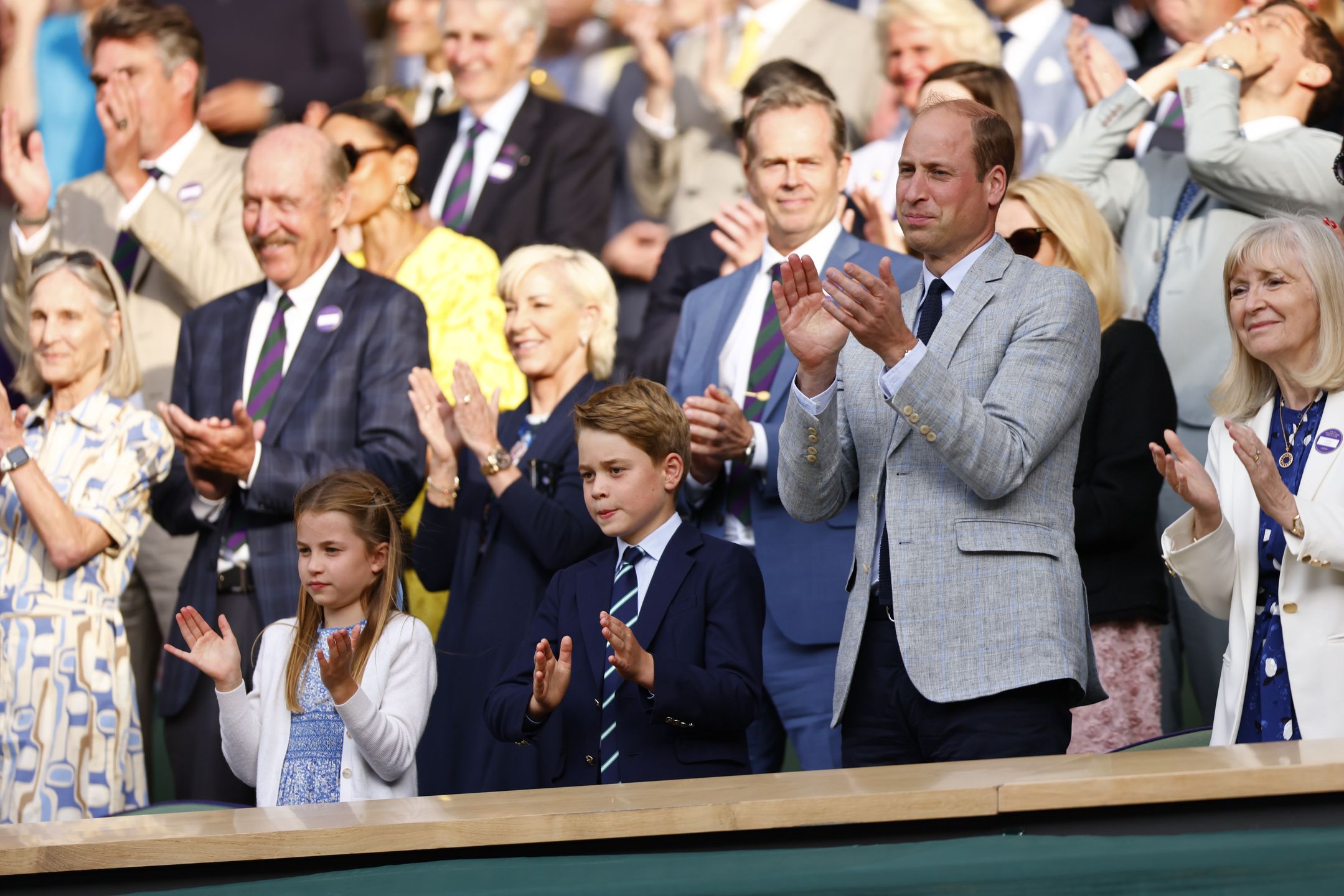 Charlotte i George z rodzicami podczas finału Wimbledonu