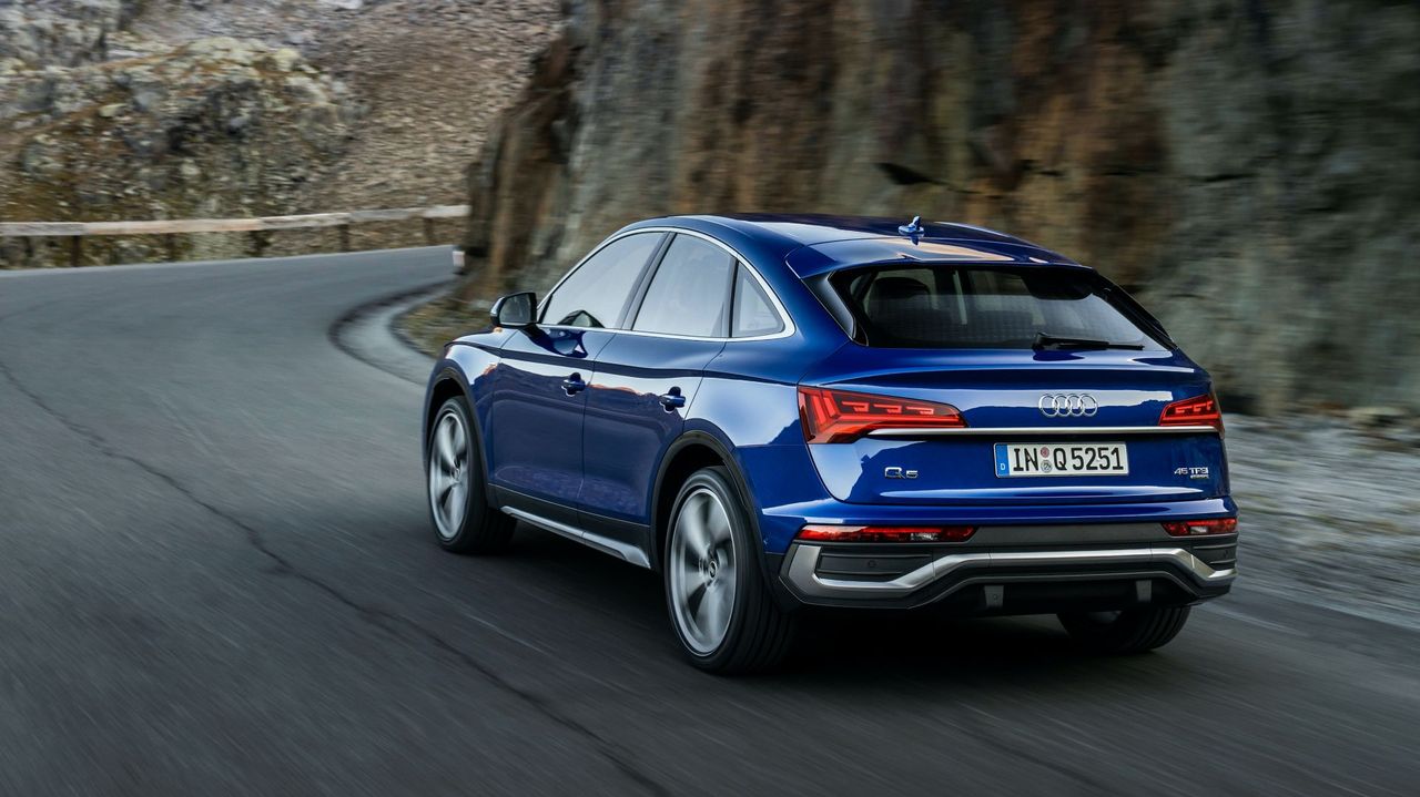 Audi pokazało odświeżone Q5 Sportback. Opadający dach nadal będzie częstym widokiem na drogach