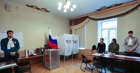 "Putin przestępca i zabójca". Pokazali karty rosyjskich wyborców