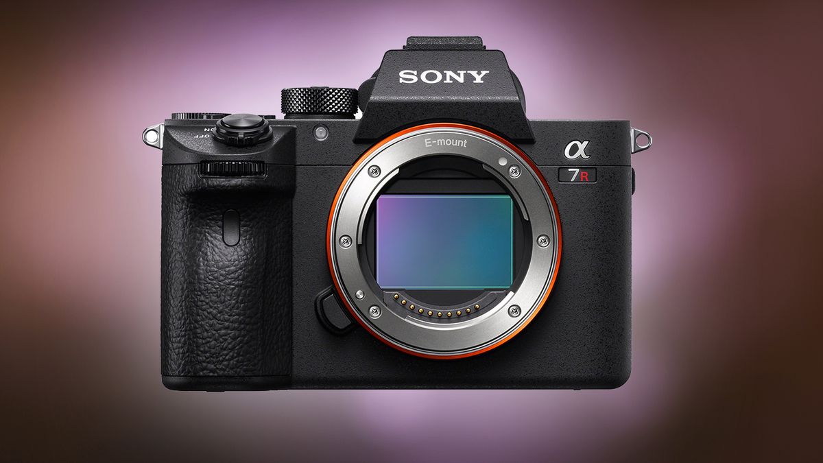 Sony A7R III - matryca 42,4 Mpix, 10 kl./s, filmy 4K i wydajniejsza bateria, a to początek nowości 1