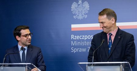 "Francuzi mocno naciskają". Zwrot ws. atomu