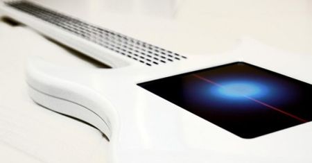 Gitara z dotykowym ekranem (wideo)