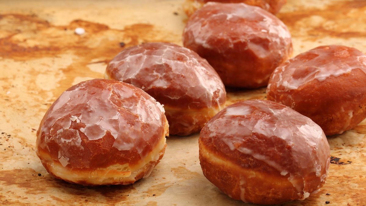 Pączki powodują u ciebie zgagę? Poradzisz sobie z tym za pomocą prostego napoju