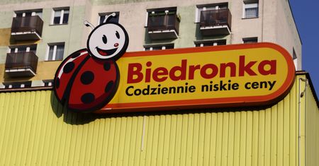 Biedronka szaleje, ale są haczyki! "Limit dzienny - cztery butelki"