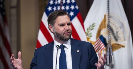 Vance niepewny Trumpa ws. Iranu? "Nie wiadomo, czy i kiedy"