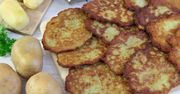 Pieczone placki ziemniaczane z cebulą i lubczykiem