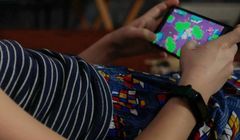 Zakaz używania telefonów komórkowych w szkołach? „Czysty populizm i plasterek na niepokój dorosłych”