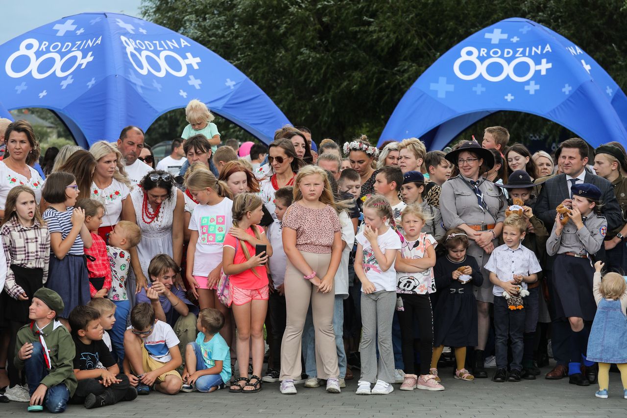 Nie ma planów zmian w zasadach programu świadczeń 800 plus