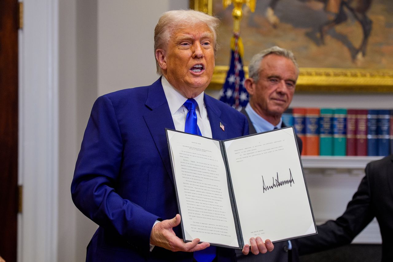 Media: Trump chce zakazać szczepionki przeciwko COVID-19
