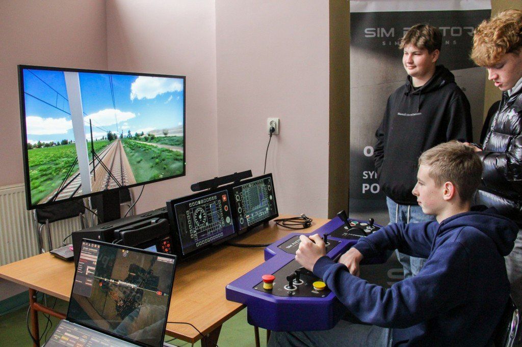 Legnica: Ogólnopolski Turniej Wiedzy o Transporcie Kolejowym &#34;Czas na... kolej&#34;