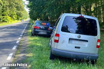 Kierowca w Kadzidle łamał wszelkie przepisy drogowe, zatrzymali go policjanci po służbie. Okazało się, że mężczyzna był pijany