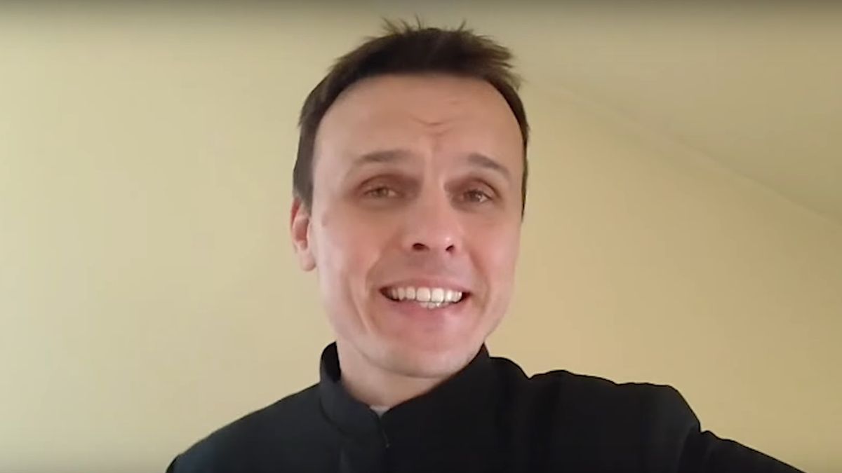 Ksiądz Rafał Główczyński powiedział, co jest najważniejszym prezentem na komunię