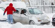 Odpalają i odśnieżają. Oto, co niszczą w autach