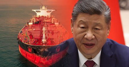 Chiny zyskały nową broń naftową. Mocno tną import ropy drogą morską