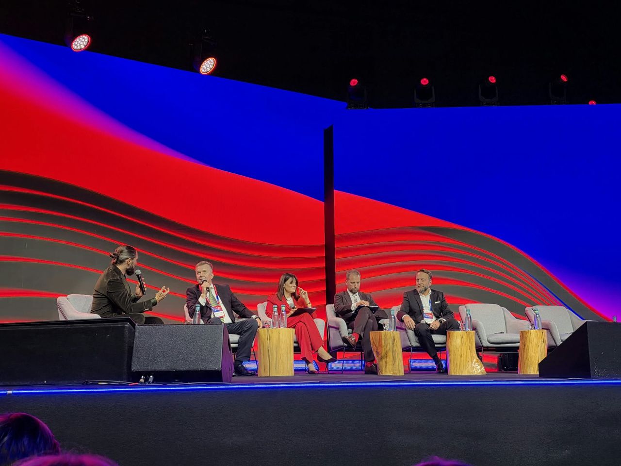Kongres Nowej Mobilności 2026: ambitne cele i duże wyzwania – Kompas 2035 ma zmienić e-mobilność w Polsce