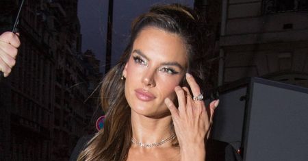 Alessandra Ambrosio pochwaliła się zdjęciem w bikini. Trudno uwierzyć, że jest już po czterdziestce