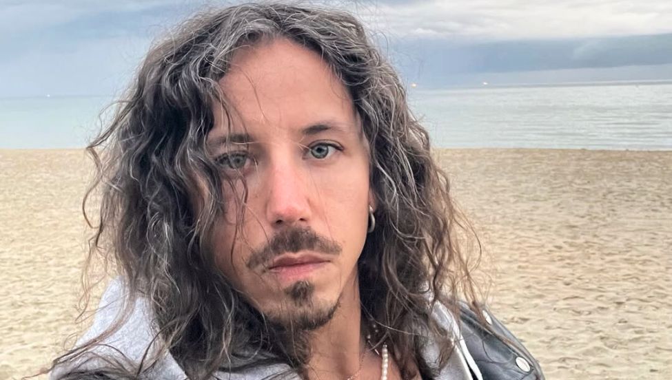 Tak spędza czas ze "swoją miłością". Szpak "kocha tę bestię"