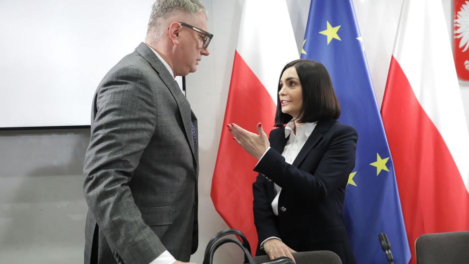 Przemysław Wipler i Magdalena Sroka podczas posiedzenia komisji śledczej ds. Pegasusa