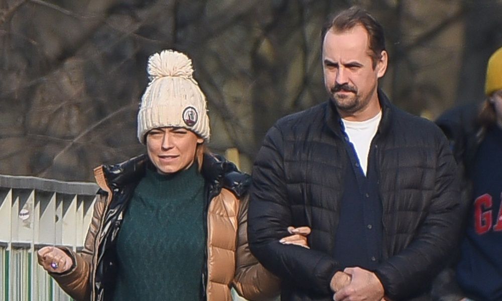 Rozanieleni Anna Mucha i Jakub Wons tuptają na romantyczną randkę