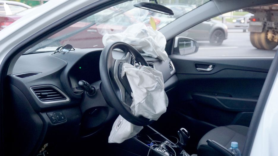 Wypadek samochód poduszka kolizja
