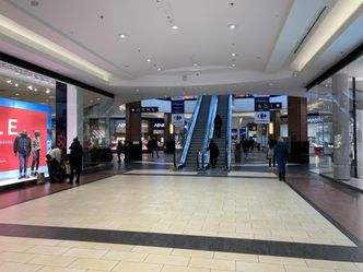 Zakupy w galeriach. Mniej klientów niż zwykle