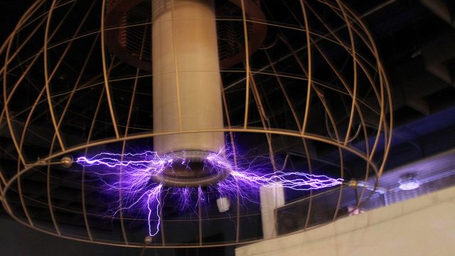 Cewka Tesli pasuje do wszystkiego? [wideo] 1