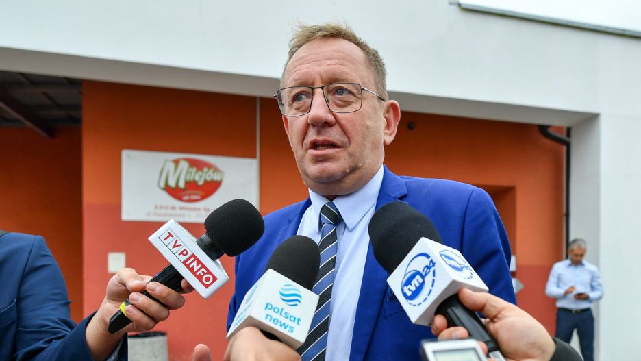 Milejów-Osada, 19.09.2023. Minister rolnictwa i rozwoju wsi Robert Telus podczas otwarcia linii produkcyjnej w Zakładzie Dawtona w Milejowie-Osadzie, 19 bm. (sko) PAP/Wojtek Jargiło