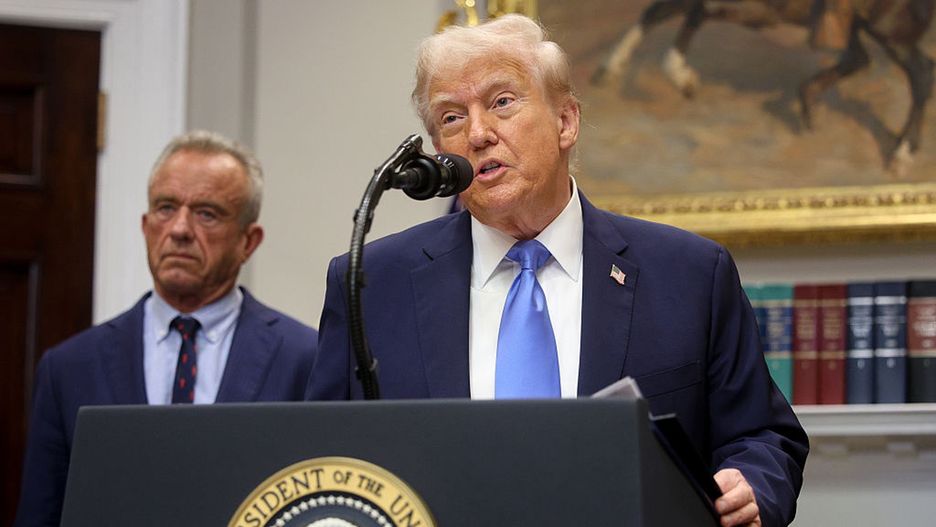 Trump Tells Pregnant Women To Avoid Tylenol Over Autism Fear
Robert F. Kennedy Jr., US secretary of Health and Human Services (HHS), left, and US President Donald Trump in the Roosevelt Room of the White House in Washington, DC, US, on Monday, Sept. 22, 2025. Trump said his administration was linking acetaminophen, the active ingredient in Tylenol, to autism and urging pregnant women to largely avoid the medication. Photographer: Francis Chung/Politico/Bloomberg via Getty Images
Bloomberg
2025uspolitics, north american, children's health, u.s. government, us, united states of america, the white house, government news, u.s.a., american, americas, health