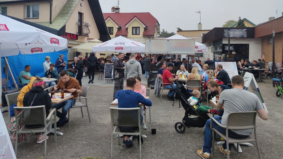 Ryby nad morzem są wyjątkowo drogie, choć lokale są wypełnione po brzegi