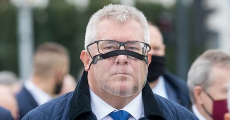Spór w rządzie. Ryszard Czarnecki: Płakać po Gowinie nie będziemy