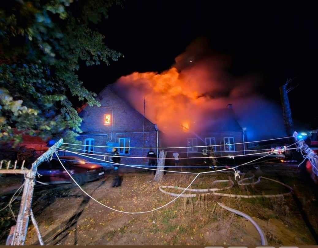 Pożar budynku wielorodzinnego w miejscowości Strupczewo. Śmierć poniosły dwie osoby