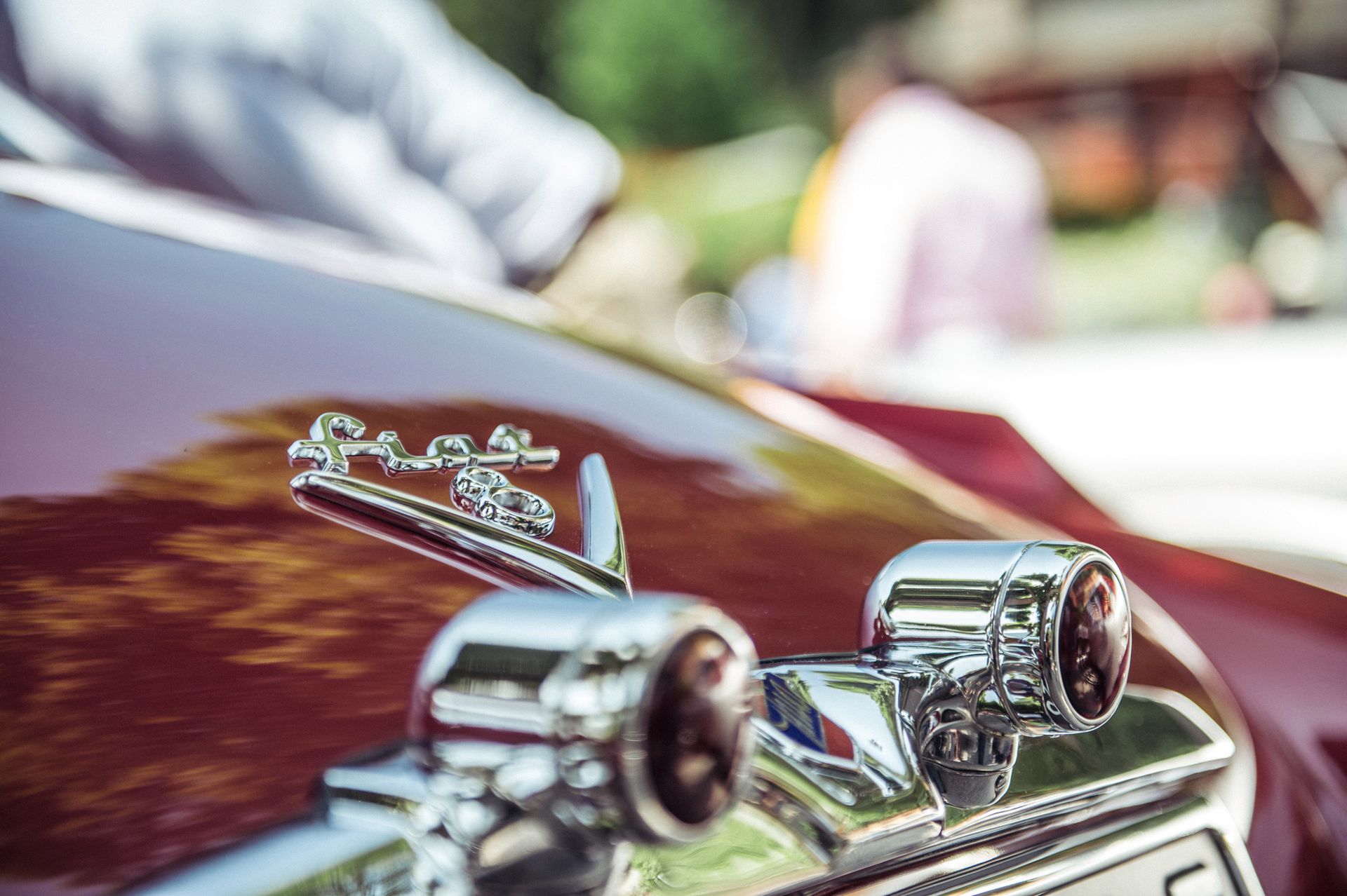 Niesamowita ozdoba tablicy rejestracyjnej. Fiat Otto Vu Supersonic Ghia z 1953 r. - samochód wystawiany przez holenderskiego specjalistę od restaurowania samochodów zabytkowych w rzeczywistości należy do polskiego kolekcjonera.