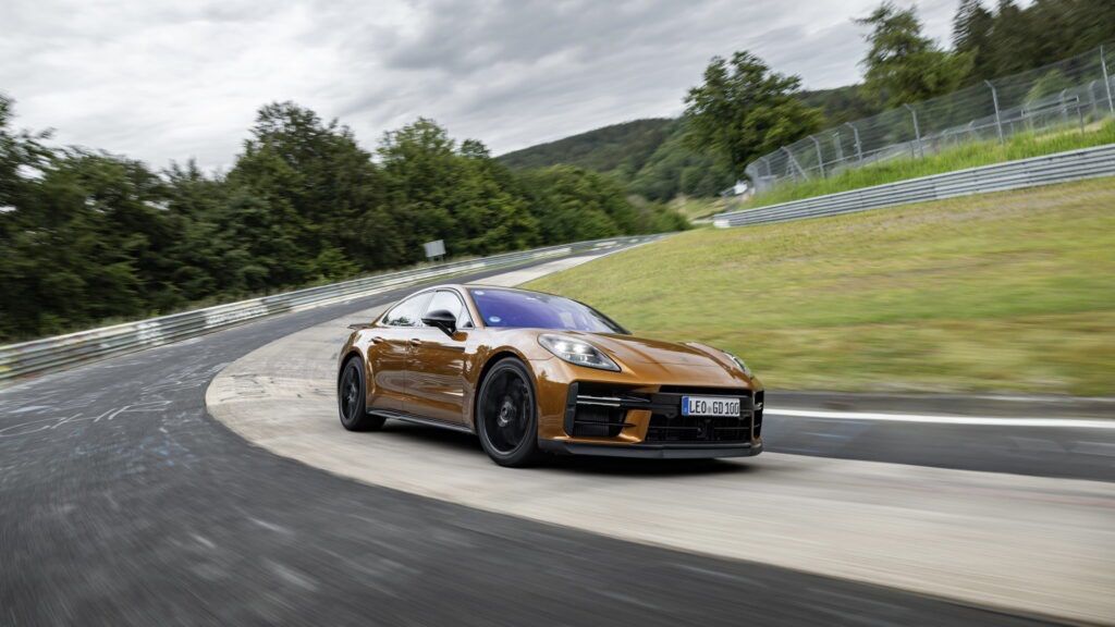 Porsche Panamera during an attempt to break the record