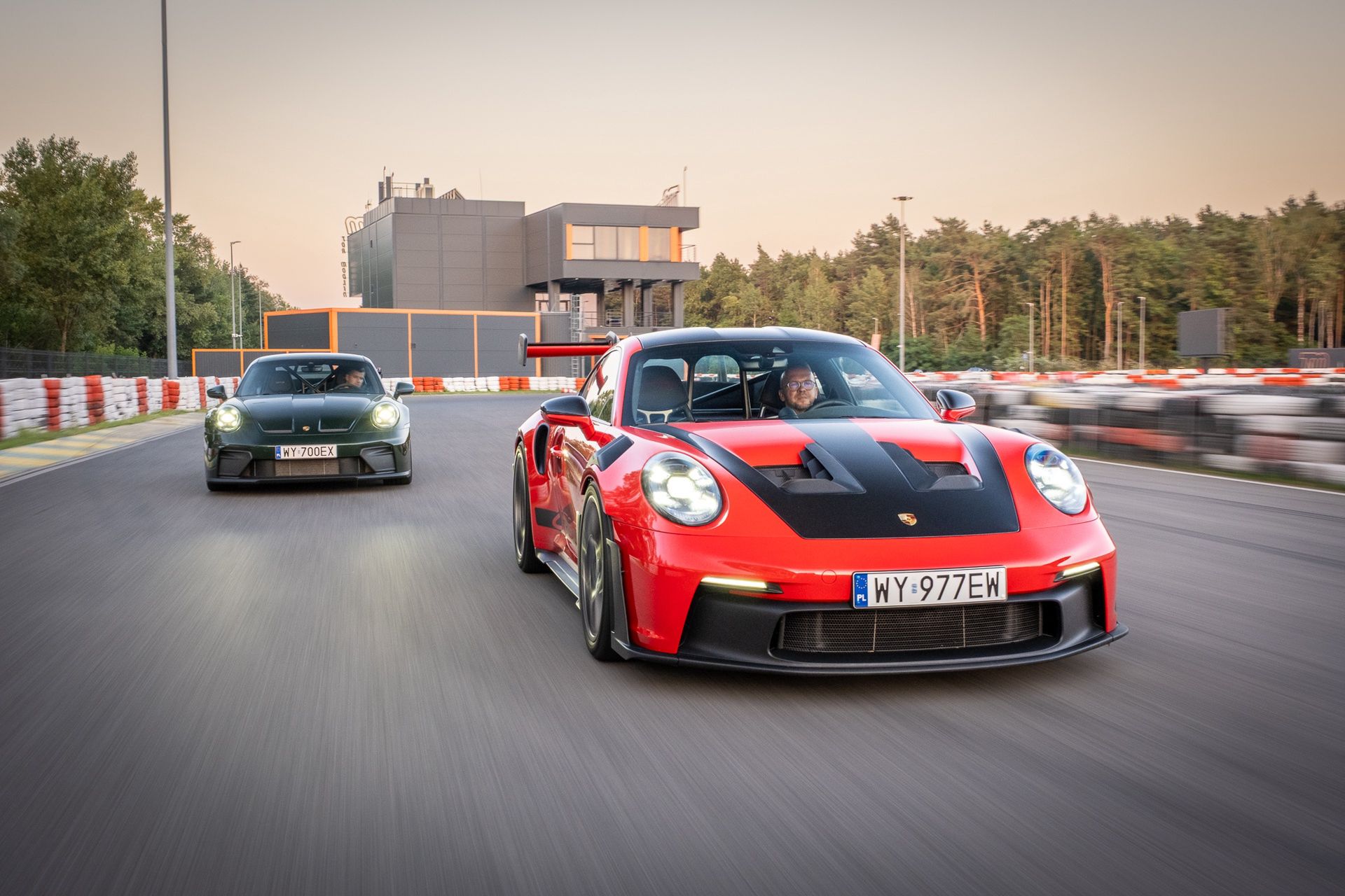 Porsche 911 GT3 vs Porsche 911 GT3 RS
