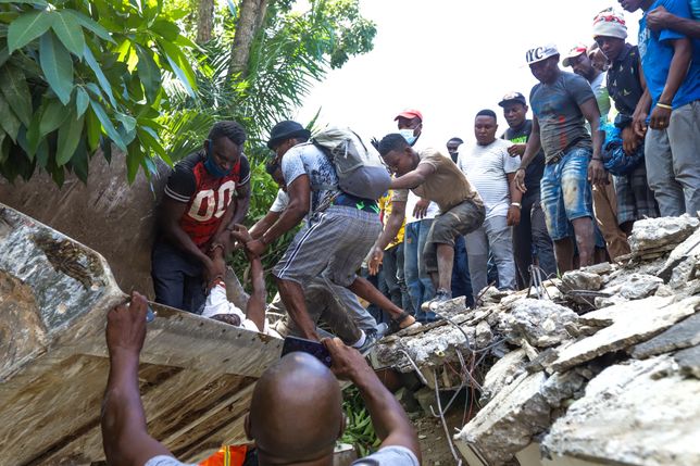 Trzęsienie ziemi na Haiti. Szacuje się, że zginęło co najmniej 300 osób 
