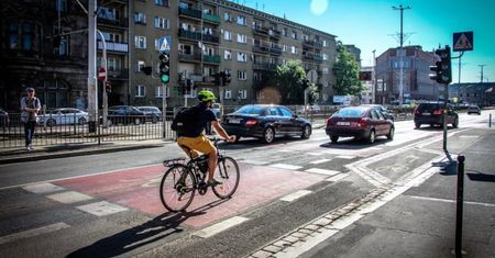 Niezwykle prosty sposób na uniknięcie kolizji z jednośladem. "Może stać się obowiązkowy w całej Unii"