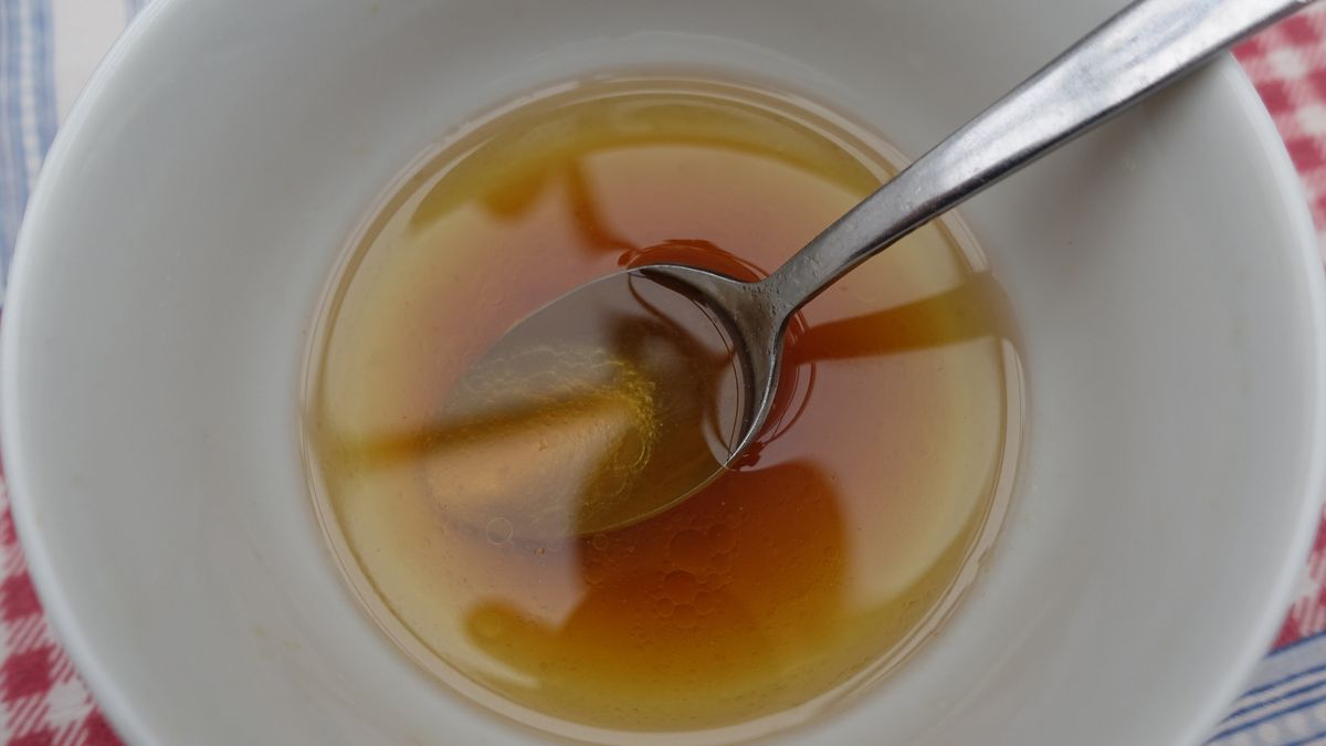 Vinaigrette in a bowl  Oil and vinegar flavored with walnuts
Vinaigrette in a bowl  Oil and vinegar flavored with walnuts
nobtis