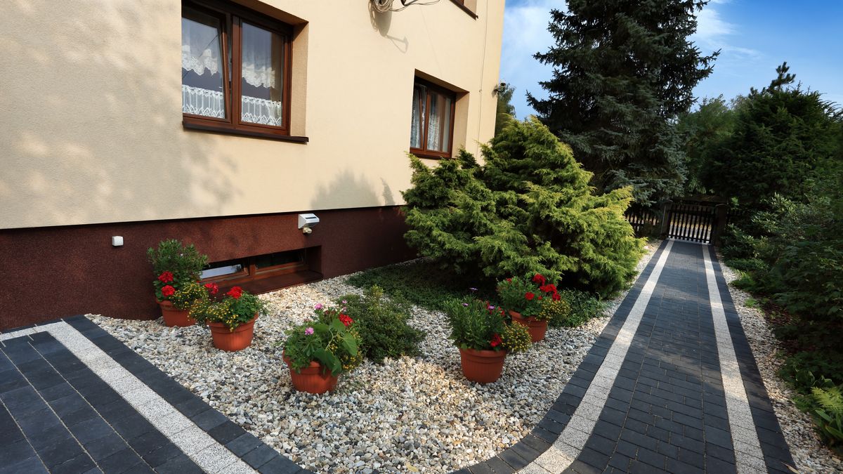 dom, podwórko, gospodarstwo