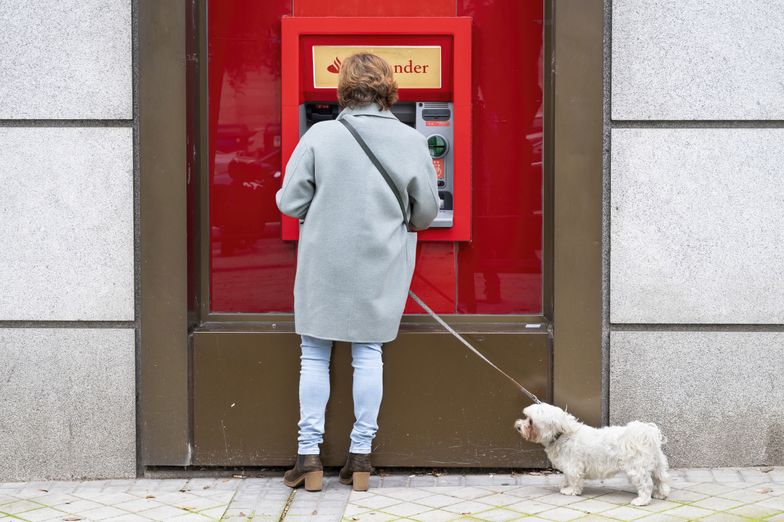 Santander Bank Polska ostrzega. Przestępcy udają policjantów