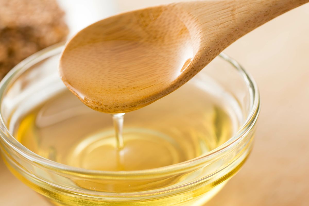 Naturalny ratunek dla wątroby i jelit. Dietetyk zaleca 2 łyżki dziennie