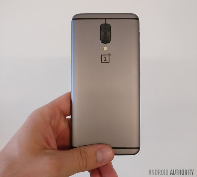 Tak może wyglądać OnePlus 5