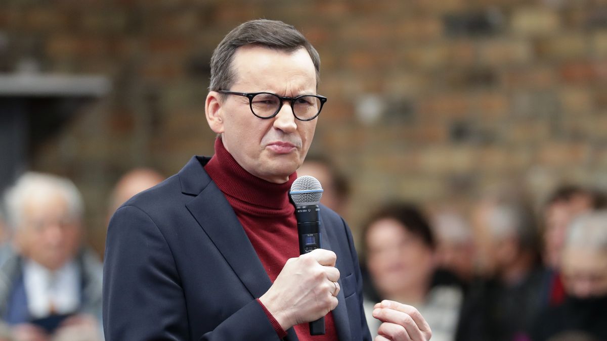 KATOWICE, POLAND - 2024/01/27: Mateusz Morawiecki, delivers a speech to the residents of Katowice during a meeting called "Let's Be Together" campaign. (Photo by Grzegorz Wajda/SOPA Images/LightRocket via Getty Images)