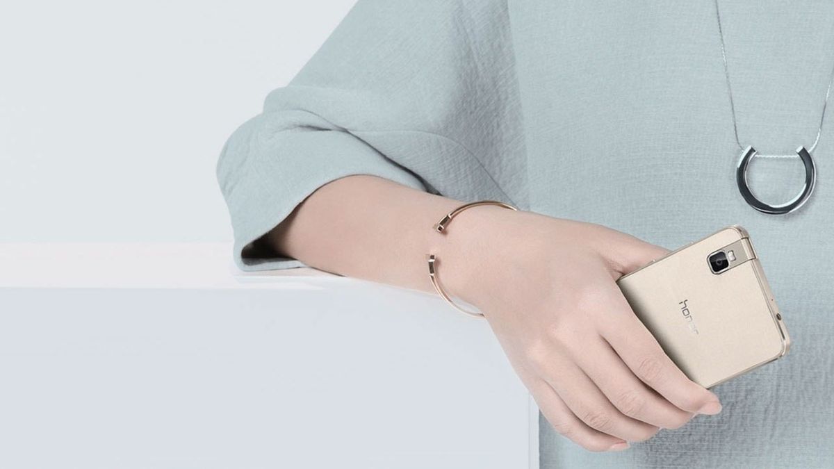 Honor 7i oficjalnie. Jaki jest smartfon z aparatem obracanym o 180 stopni? 1