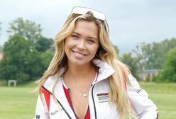 Sandra Kubicka w bikini. Modelka pozuje na tle malowniczych gór